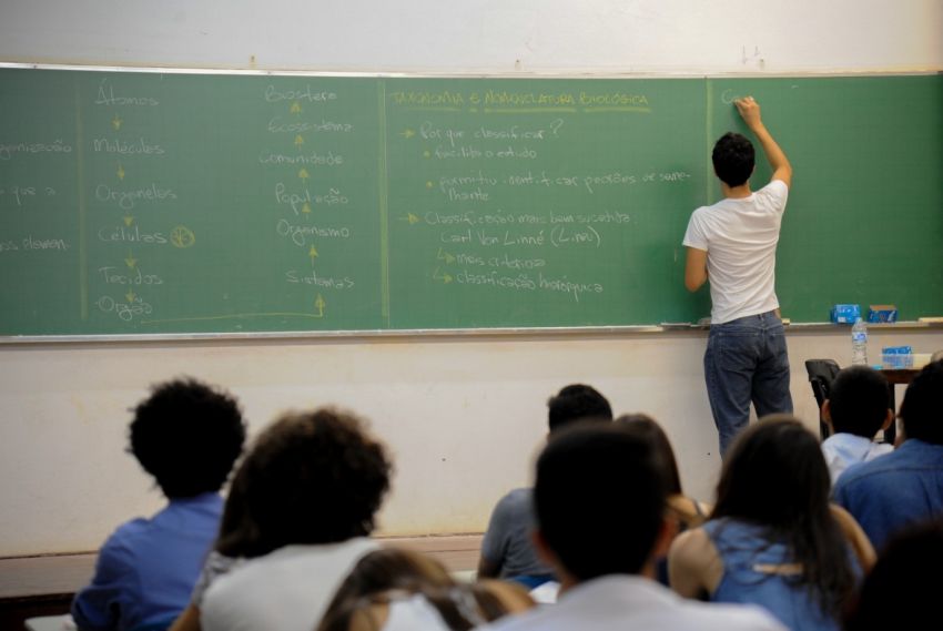 Prefeito de Itabi descumpre acordo de pagamento do piso dos professores