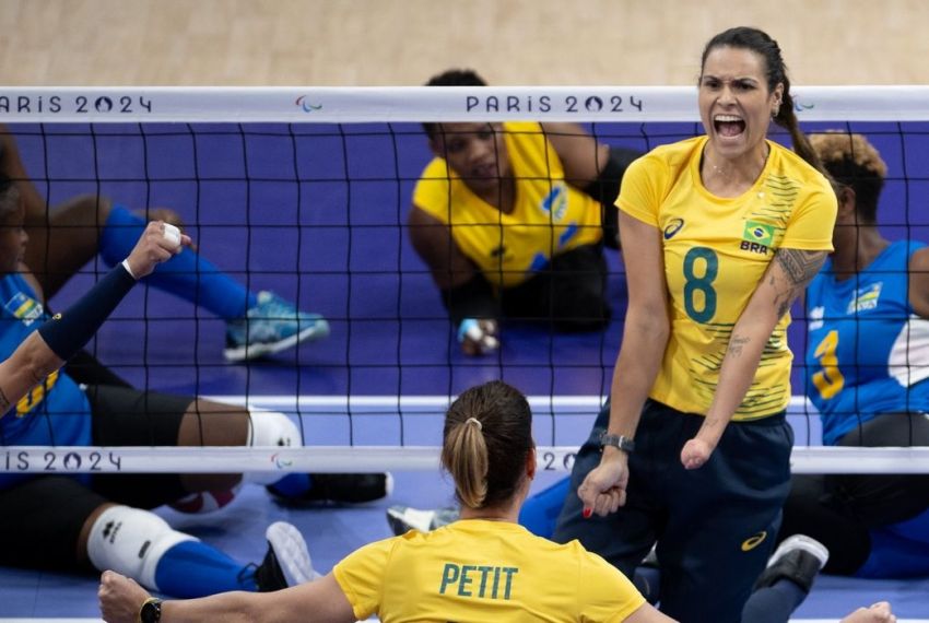 Brasil vence Ruanda na estreia do vôlei sentado feminino