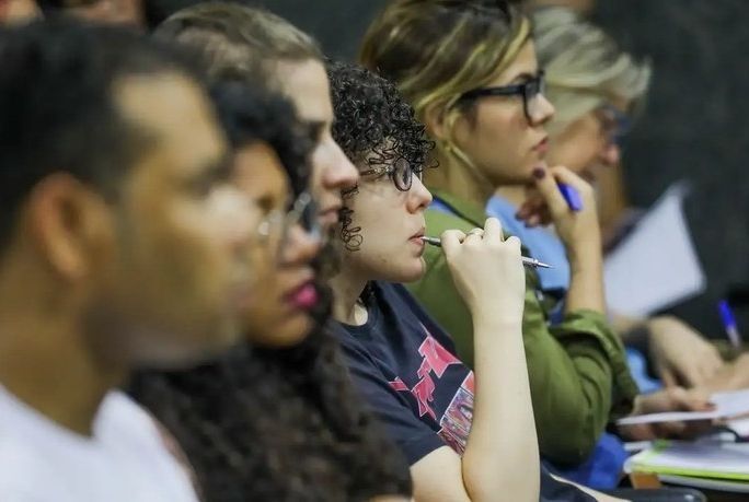 Enem 2025: prazo para pedir isenção da taxa acaba nesta sexta
