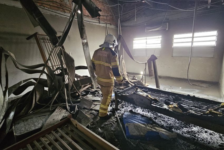 Bombeiros atendem ocorrência de incêndio em CAPS de Aracaju
