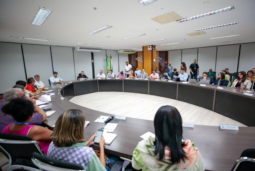 Governador se reúne com Sintese para negociar pleitos do magistério