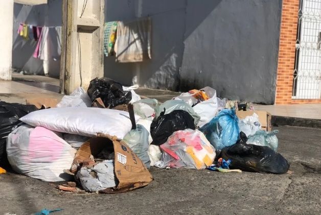 PMA retoma limpeza e tenta recolher ‘montanha de lixo’