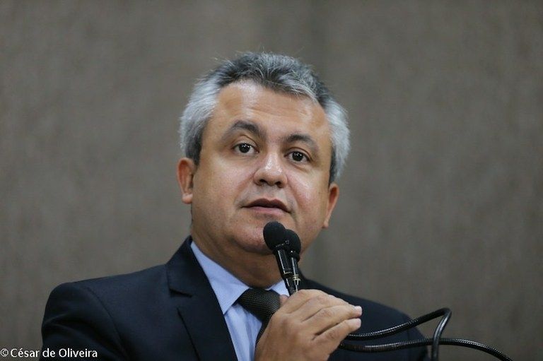 Elber pede sensibilidade sobre exoneração de contratados dos PSS
