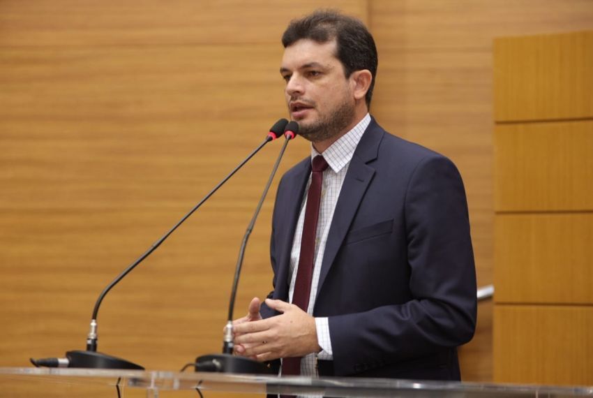 Deputado Paulo Júnior critica serviços da Iguá Saneamento