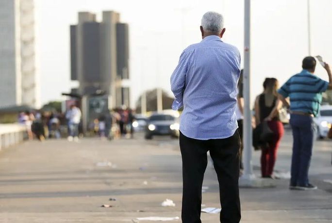 Denúncias de violência contra idosos terão prioridade no Disque 100