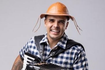 William Sanfona: a voz que une fé e ritmo no forró católico