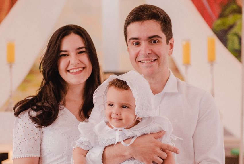 Batismo de Heloísa Vilanova Veiga reúne familiares e amigos em Aracaju