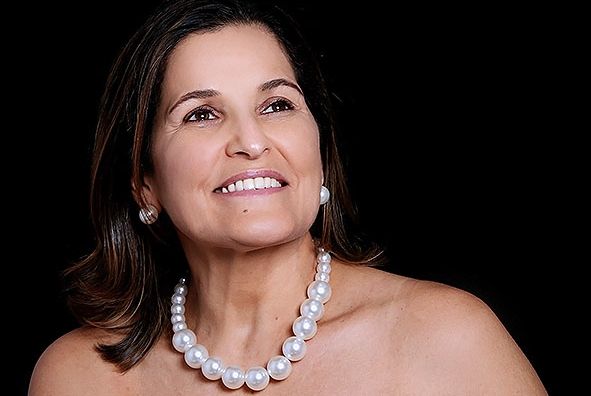 Kátia Santana celebra novo ciclo hoje