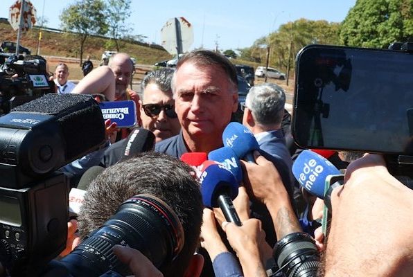 Maioria da 1ª Turma do STF vota por manter cautelares contra Bolsonaro