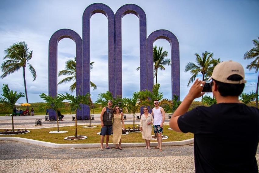 Arcos da Orla ganham novo paisagismo