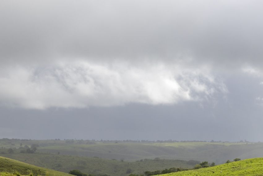 Governo renova estado de atenção para chuvas moderadas nesta quarta, 22