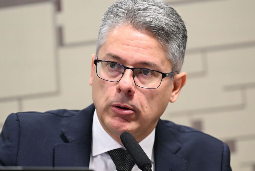 Relatório de senador garante acesso de municípios pequenos a obras