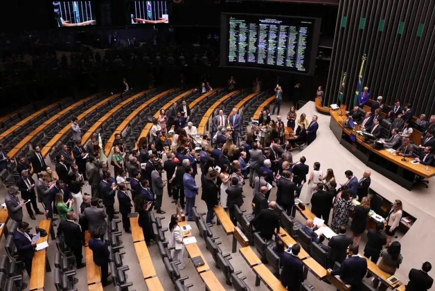 8/1: Congresso derruba veto ao PL da Dosimetria e beneficia condenados