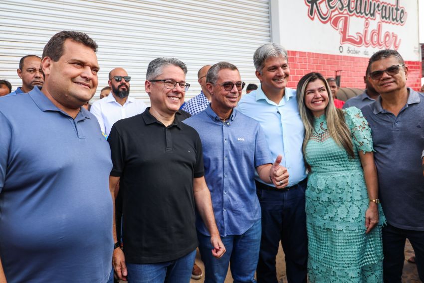 Alessandro Vieira acompanha assinatura de obra histórica no Guajará
