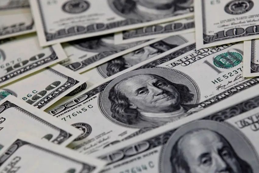 Dólar cai para R$ 4,98, e bolsa sobe em dia de alívio