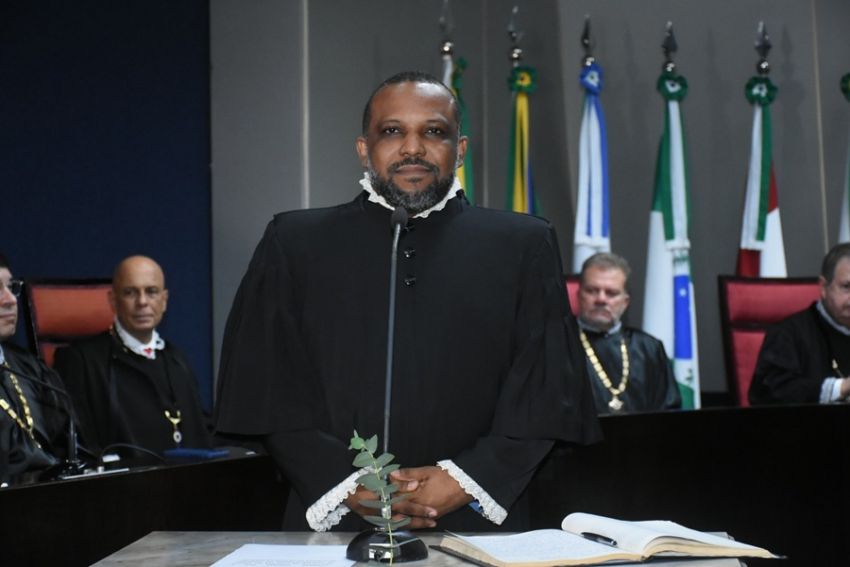 Advogado Kleidson Nascimento dos Santos é empossado desembargador do TJSE