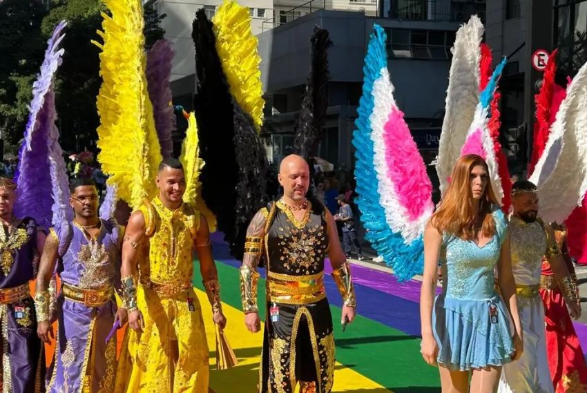 Parada do Orgulho LGBT+ leva cores e vibração à Avenida Paulista