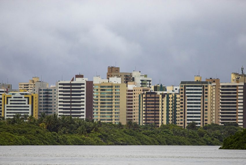 Previsão aponta semana com nuvens e chuva fraca
