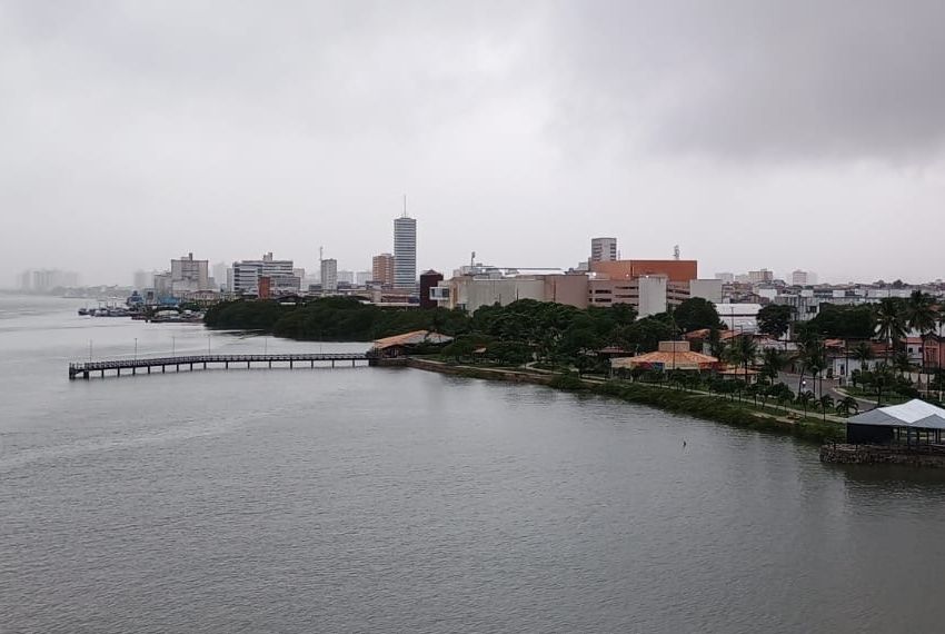 Defesa Civil de Aracaju monitora alerta de vendaval emitido pelo INMET