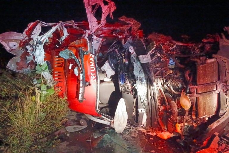 Acidente com ambulância do Samu deixa dois mortos e sete feridos